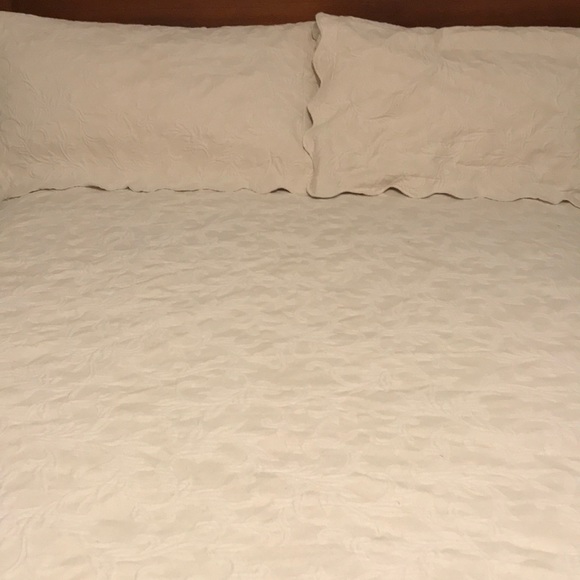 jcpenney Bedding Embossed Styled Bed Spread And Two King Shams Poshmark